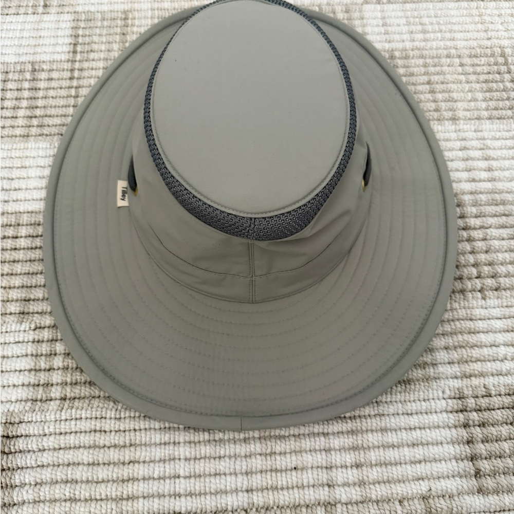 Gray Wide-Brim Hat
